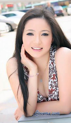 Jessica is a beautiful, petite 38 years old Chinese girl.