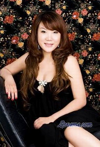 Single Chinese girl Julie is romantic